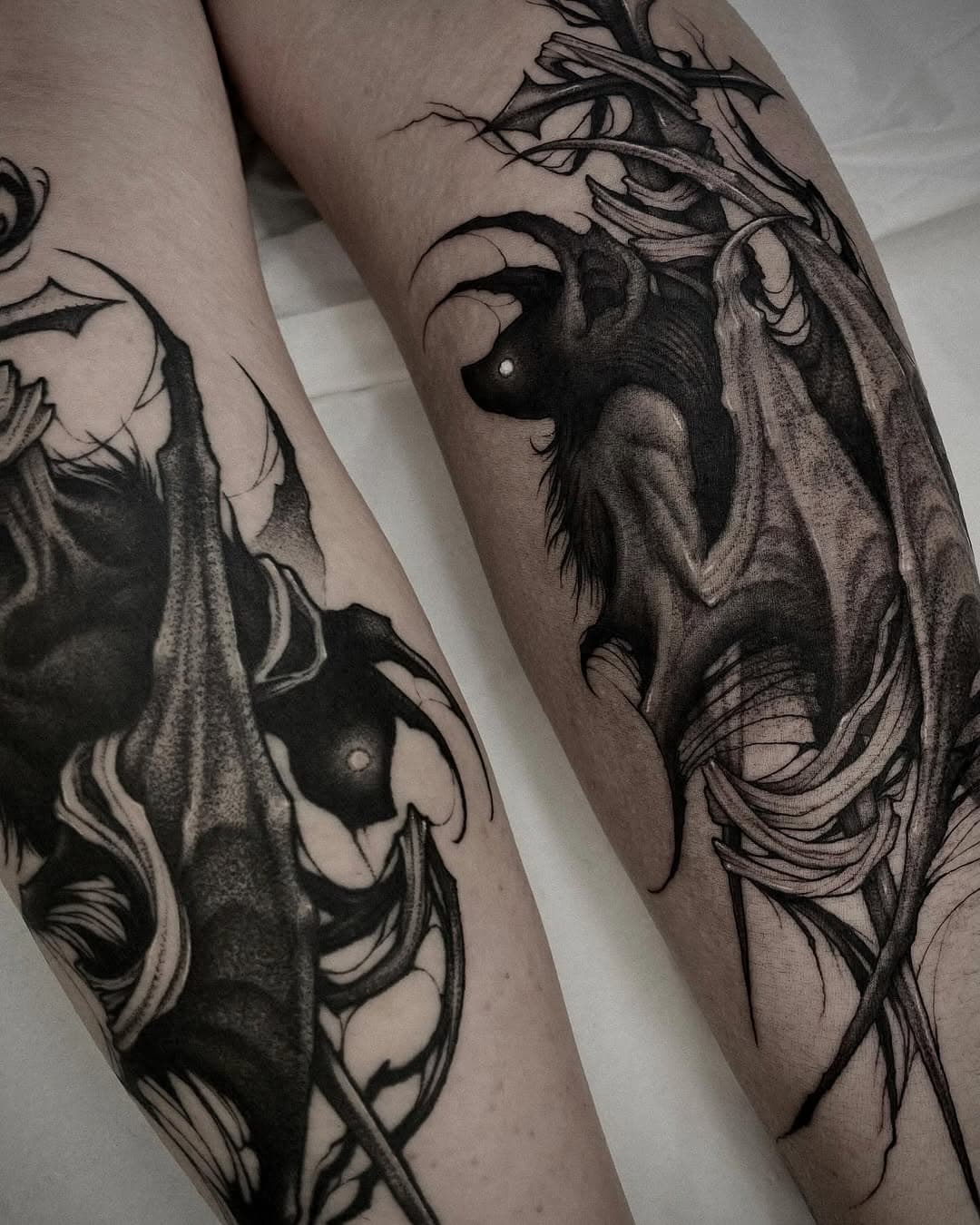 These two are finally reunited ! 🦇 Thank you again @6deathgasm6 ♱
.
.
.
.
.
.
.
#ink #tattoo #battattoo #flashtattoo #goth #gothtattoo #blackwork #blackworktattoo #blackworkers #artesobscurae #darktattoo #darkart #inked #metz #metztattoo #tattoometz #tattooapprentice @lafonderietattooshop