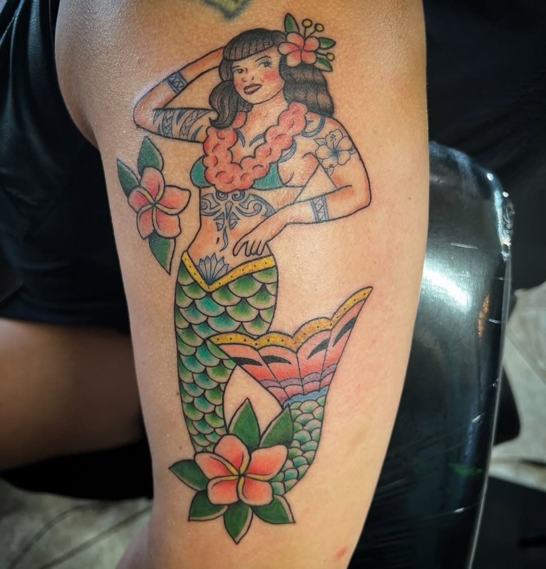This pretty mermaid by @sabrinanoir what a beauty!