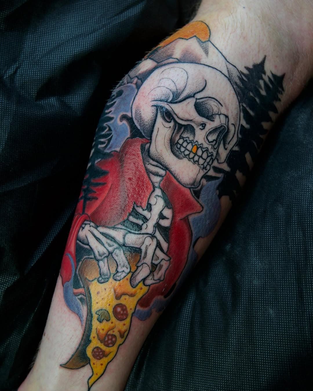 Give me pizza or give me death 🍕
By @spencerstattoos 
.
.
.
.
.
#tattoo #woodworktattoo #manette #bremerton #kitsap #bremertontattoo #tattoostudio #tattooshop #inked #inkedlife #tattooartist #tattoodesign #customtattoo #pizza #pizzalover #pizzatime #pizzatattoo #skeleton #skelly #skeletontattoo #neotraditional #neotraditionaltattoo #colortattoo #blackandgreytattoo