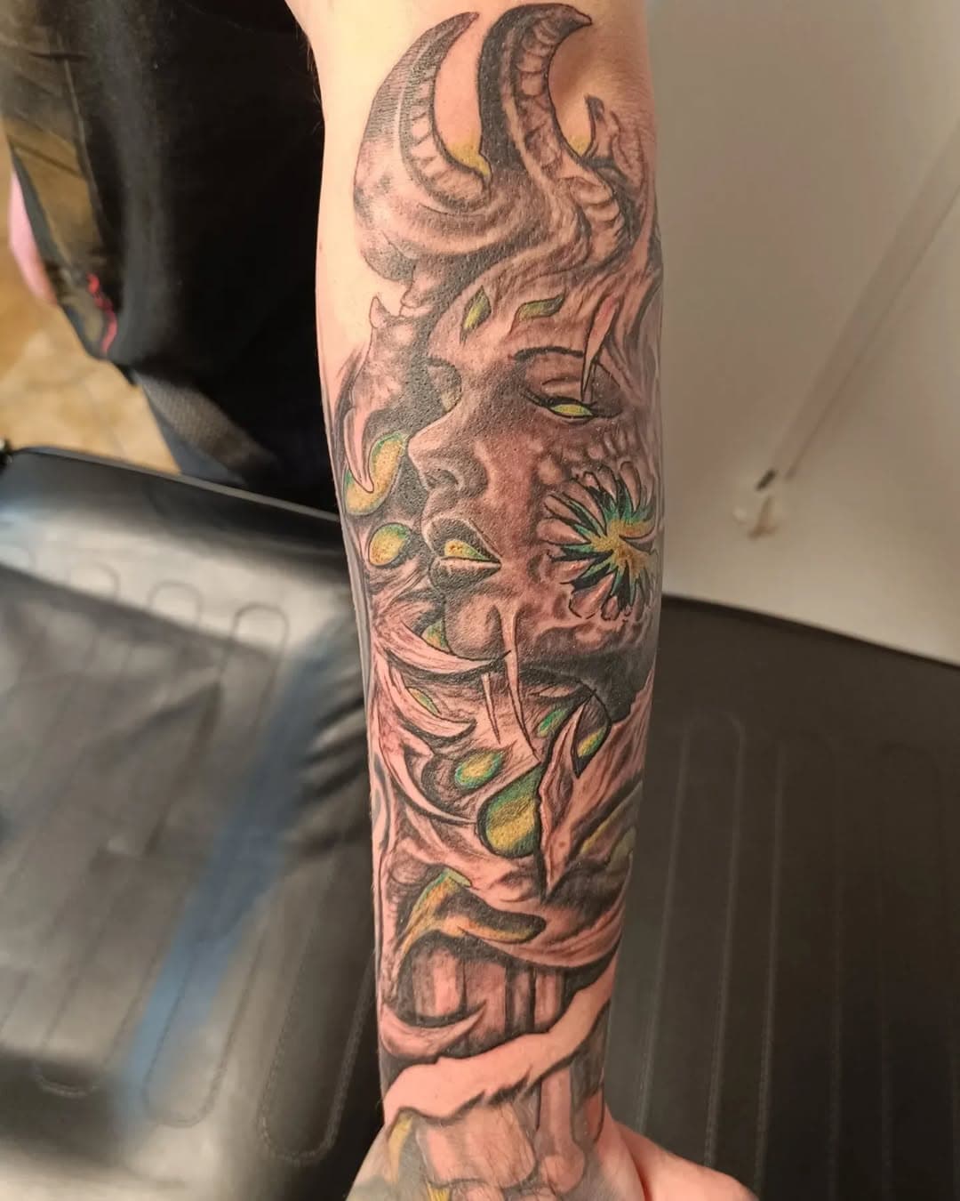 Für heute erstmal genug...

#ilovemyjob #biomechanicaltattoo #organictattoo #armtattoo #inkininkouteilbek tattoo#tuedelmorstattoo #tattooflashart 
#tattoo2me #tattooart #tattoo #tattoos #tattooarm #tattoart #tattooartist #tattooart #tattooinspirations #tattoostyle #tattooed  #tattooink #tattooshop #tattoostudio #tattoolovers #tattoodo #tattoomagazine #letteringtattoo #badmünder #hannover #hameln #hamburg #