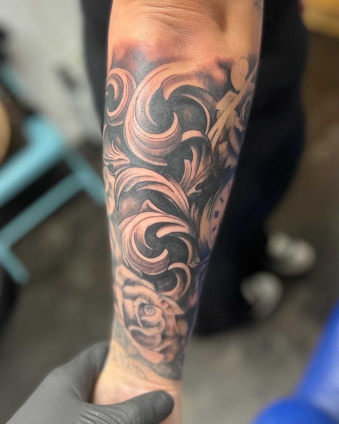 Filigree fillers 👌👌
Enjoying this style, get in touch for availability.
.
.
.
#tattoo #tattoos #tatt #tattooist #tattooideas #tattooed #tattooing #tattoostyle #tattoomodel #tattooart #filigreetattoo #blackandgreytattoo #blackandwhite #kurusumiink #eternalink