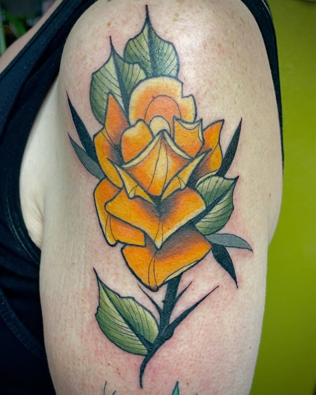 This tattoo was so fun I have to post it twice. 
#neotraditional #rosetattoo #neotrad #roseville
