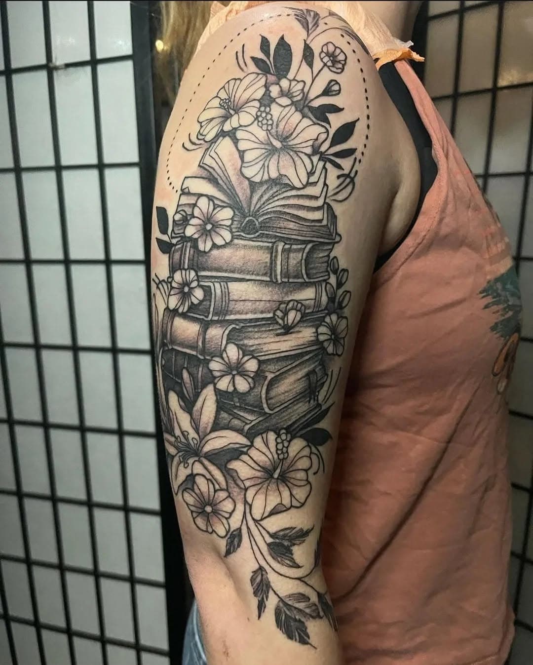 Beautiful work by @tattoosbybethz. Dm for booking.

#tattoo #floraltattoo #blackandgrey #tattoos #books #floral #love #yp #photooftheday #sandiego #pacificbeach #oceanbeach #missionbeach #encinitas #lajolla