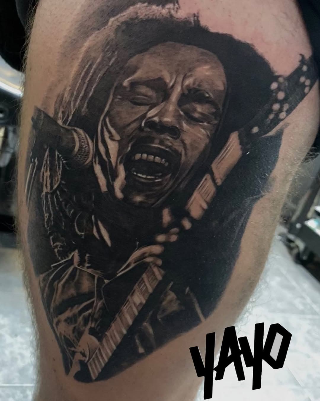 Start of a leg sleeve of legends today for @joshuajames63s_ 🙏 took advantage of my #bobmarley tattoo offer! Cheers bro
#bobmarleyandthewailers #portrait #portraittattoo #reggae #realism #blackandgreytattoo 
@kurosumitattooink @kwadron @starrtattoosupplies 
Sponsored by @yayofamilia 
@sempiternalink