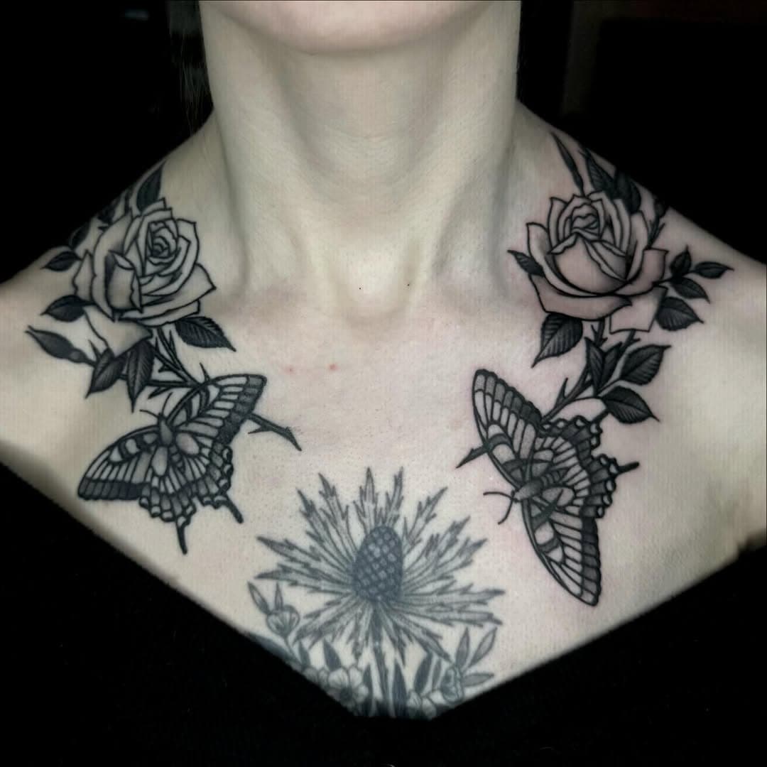 Same but different for the awesome @jessrosejones roses and butterflies, one side healed one side fresh either side of an awesome @lo_marie_s tattoo. 
Thanks again for the trust and the sitting like an absolute rock. 

Made @saintjudetattoo #saintjudetattoo #manchestertattoo #blacktoptattooing #blackwork #blackworkerssubmission #blackworktattoo #blacktattoo #blacktraditionalink #blacktraditionals #blacktrad #blacktraditonaltattoo #uktattoo #uktta