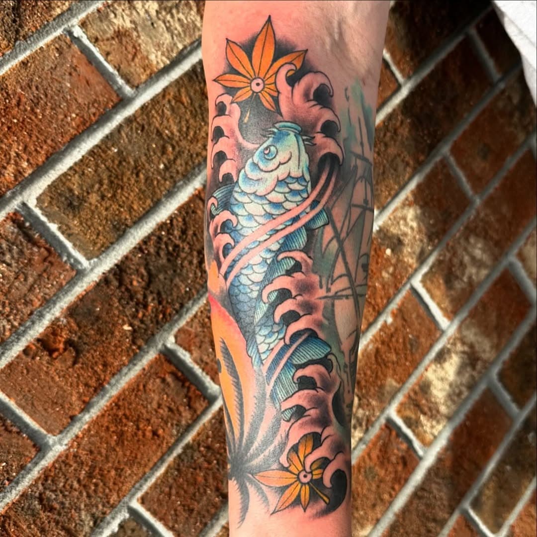 Fun koi fish gap filler. I’ve got some time available next week. Dm to book or stop by the shop. @honorandglorytattoonc