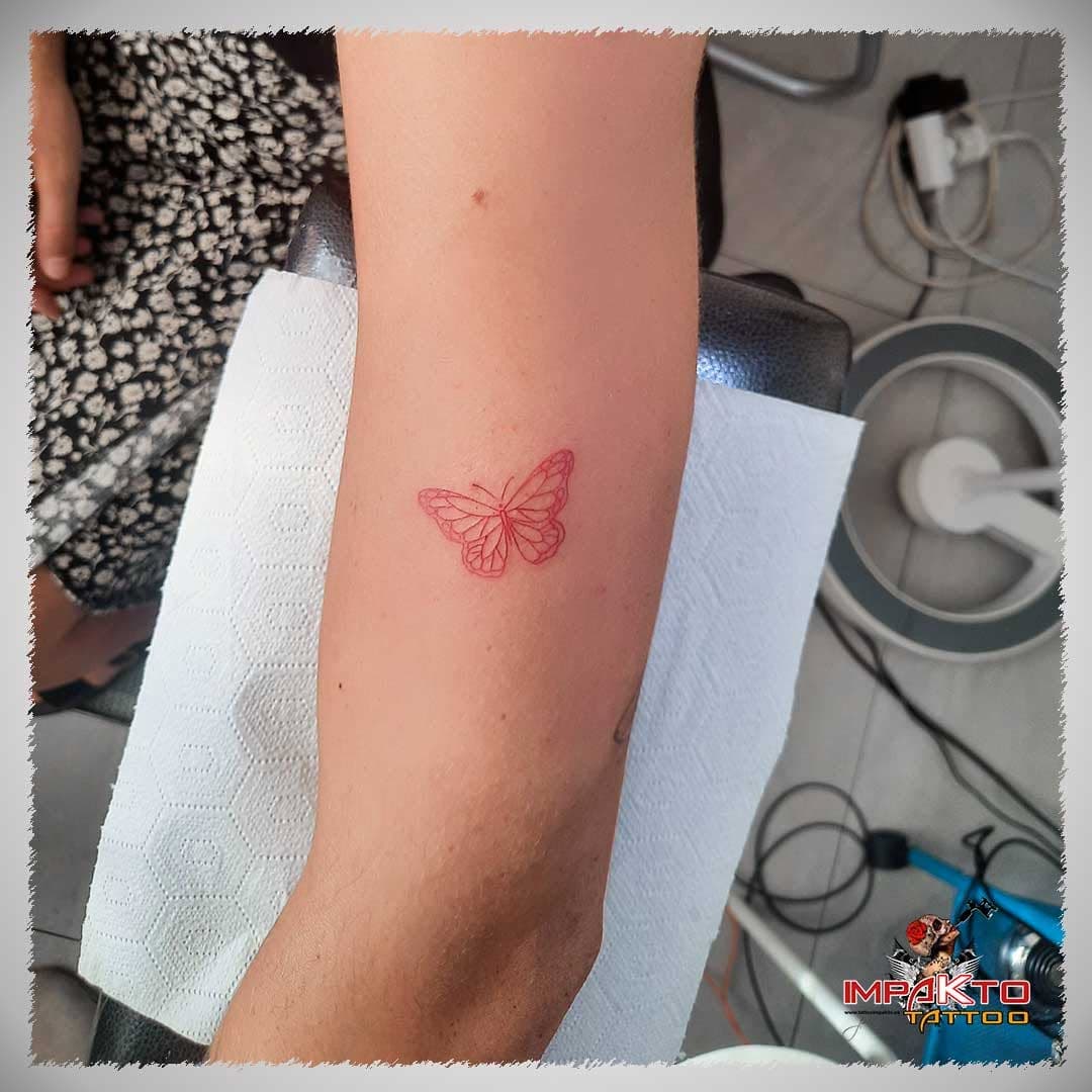 Hola amigos!!
Os dejo en este post un par de tatuajes pequeños para mujeres en tinta roja.
Tenemos por un lado una mariposa en la zona del brazo de finas líneas sin relleno.
Por otro lado tenemos un lazo y una línea entorno al dedo meñique.
Esperamos que os gusten y nos olvidéis visitarnos en nuestros estudios de tatuajes en Roquetas de mar o pedir presupuesto sin compromiso.
Hasta el próximo post, saludos 🙂
.
.
.
.
#tattoolife #tatuagem #tattooed #tattooart #tattoodesign #tattoo #impaktotattoo #studiotattoo #roquetasdemar  #girlswithtattoos