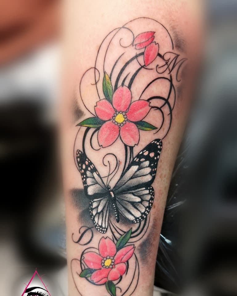 #tattoo #tattooideas #worldfamousink #cheyennetattooequipment #frenchtattooartist #tattooartist #butterflytattoo