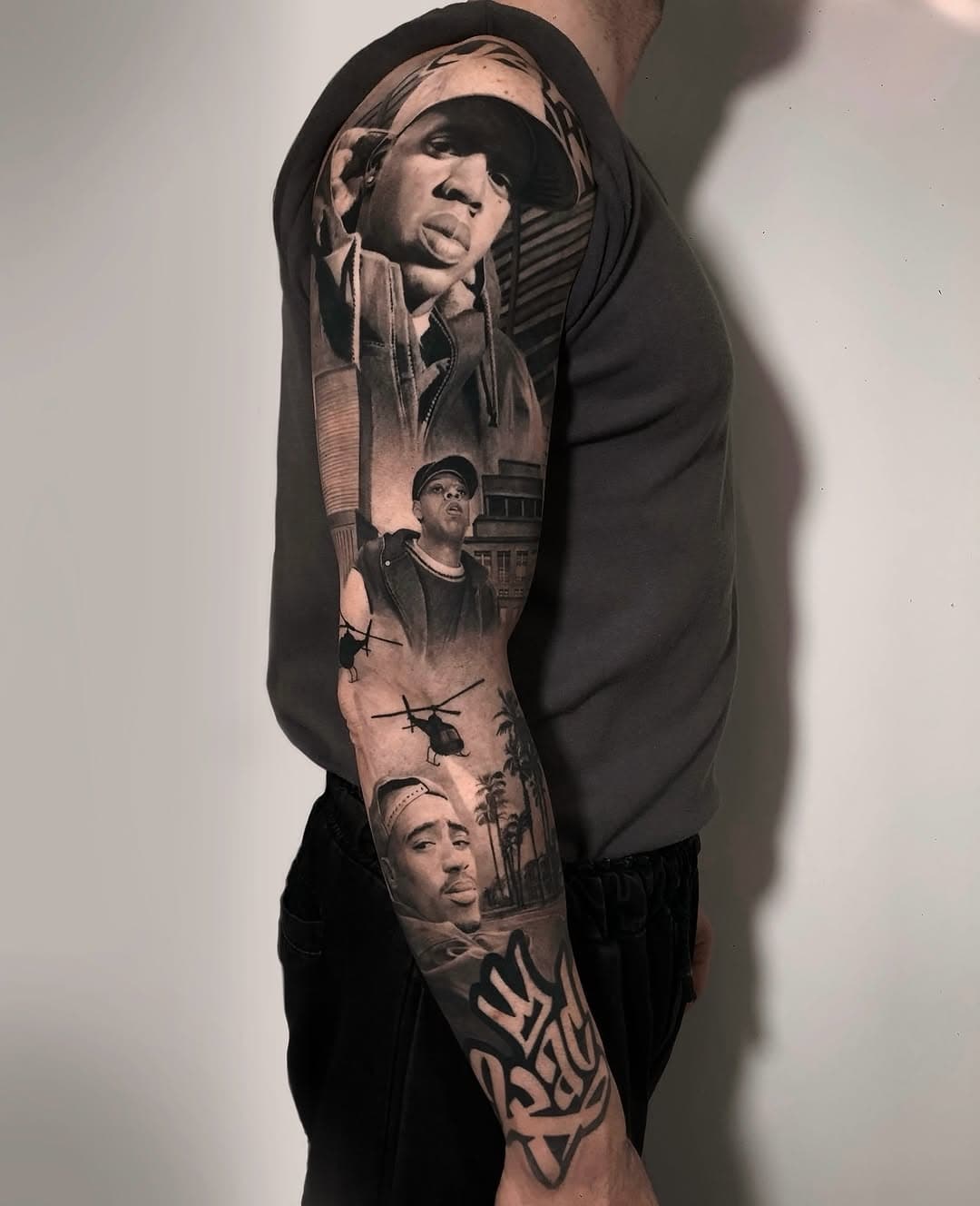 RAPPER SLEEVE TOTALLY HEALED !!
@jayz @2pac 

Which rapper will be inside❓
Do you want to see it❓

Sponsored by 
@pantheraink 
@kreativecartridge 
@probodysupply 

#tatts #tattoo #tattoosleeve #tattooportrait #rappertattoo #tattoohiphop #tattooblackandgrey #tattoorealistic #tatuaggio #tattoonapoli #napolitattoo #gianlucaschiappapietra #tattoohealed #tupactattoo #jayztattoo #tattooistartmag #tattoorealism #sullenclothing #tattoopassion #2pac #tupac #jayz #tattooidea