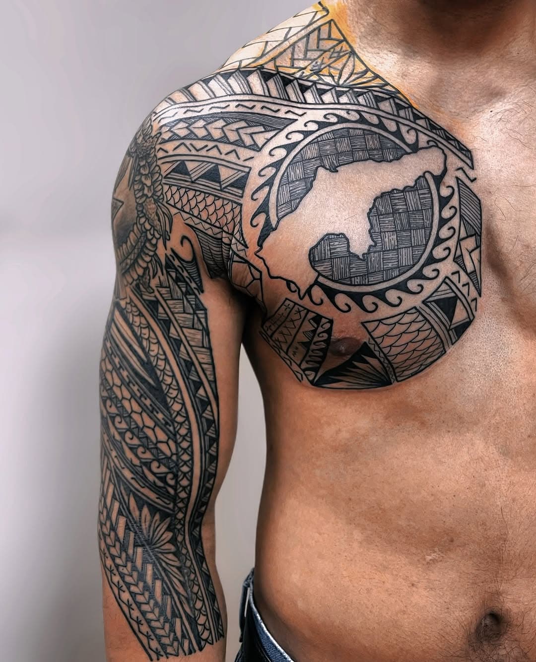 Freehand Polynesian tattoo made by @simon_kau #freehandtattoo #freehandpolynesiantattoo #simonkau #alohatattooandarts #saipantattoos #polynesiantattoo #tattooist #idahotattooers #boisetattooers @best_polynesian