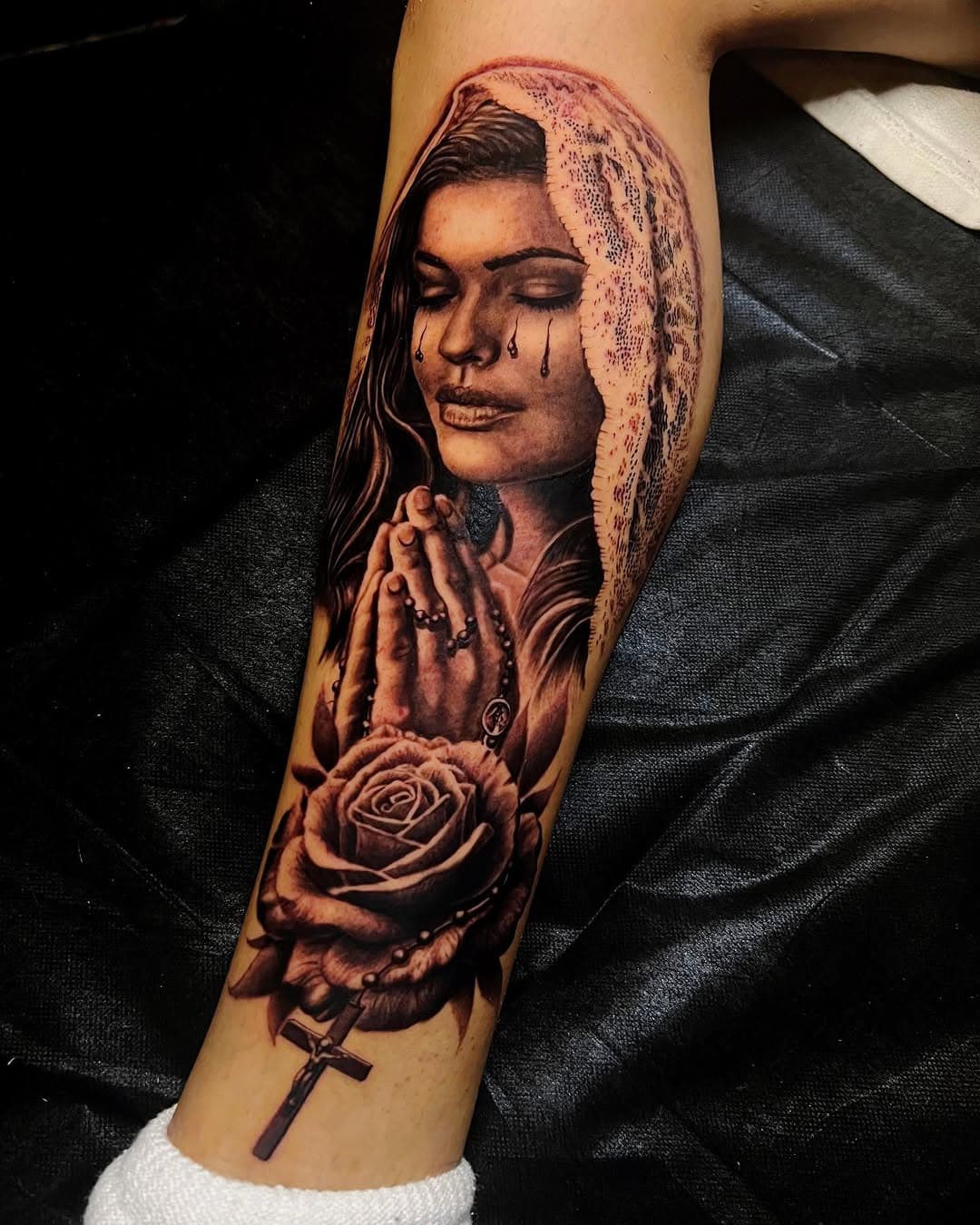 What’s your dream tattoo?? 
Tell me about it in the comments ☺️
For my client it was this realistic Virgin Mary with rosary and rose. I appreciate him being open to my suggestions of placement because this is one hell of a start to a full leg sleeve.
His first professionally done tattoo.
I am always grateful for the trust laid upon me by my clients. 

I am currently booking the month of April. Spaces are filling up so don’t hesitate and reach out to me.
There are three ways to put in your request.
-follow the link in my profile 
-DM me here in Instagram with your idea
-text me your idea at 8189OO12O9

Let’s let the magic happen 

#bngrealism #bngtattoo #bngtattooartist #realismtattoo #portraittattoo #religioustattoo #virginmarytattoo #customtattoo #prehispanico  #realismartist #rosetattoo #bngrose