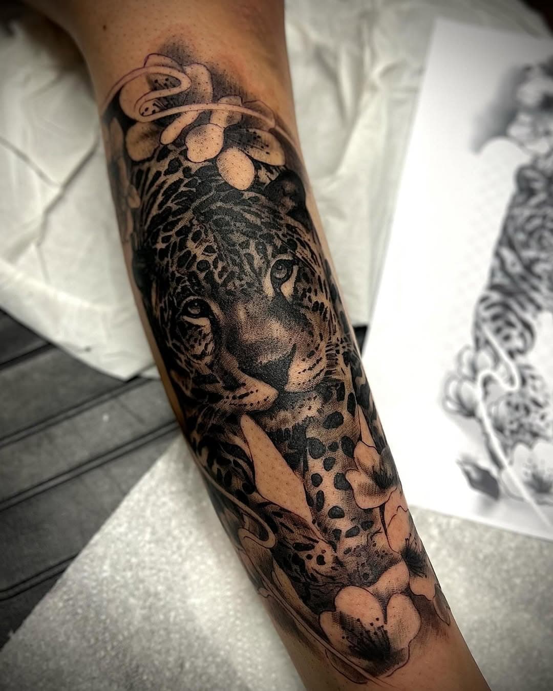 Leopard design - leg sleeve in progress. 
.
Now taking weekend appointments from July, get in touch for availability
.
.
#tattoo #tat #tattoos #tatt #tattooist #tattooed #tattooing #tattoodesign #leopard #leopardprint #blackandgreytattoo #kurusumitattooink #legtattoo #legtattoosleeve #legtattoosforwomen