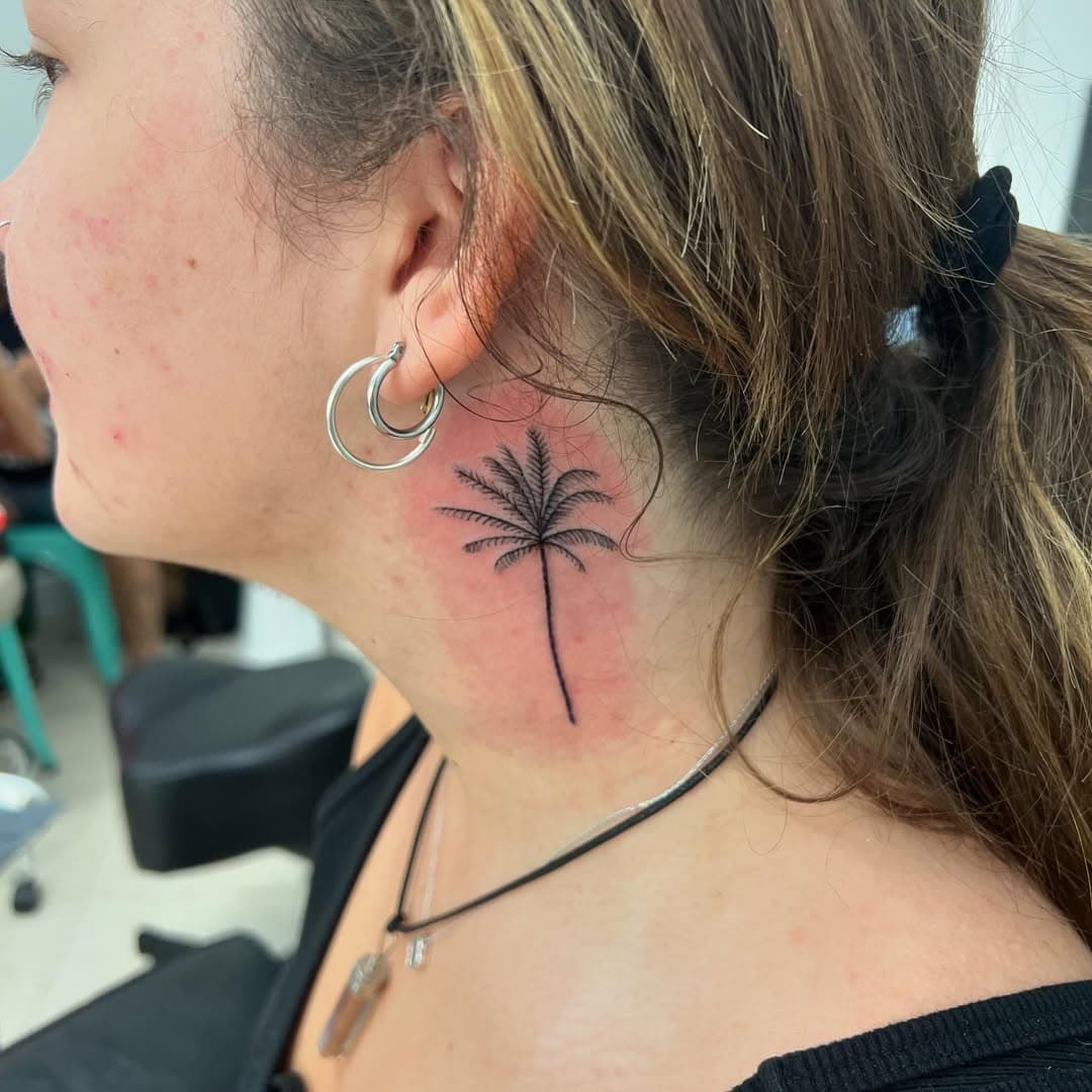 #palmtrees #palmtree #palmtrees🌴 #palmtree🌴 #necktattoo