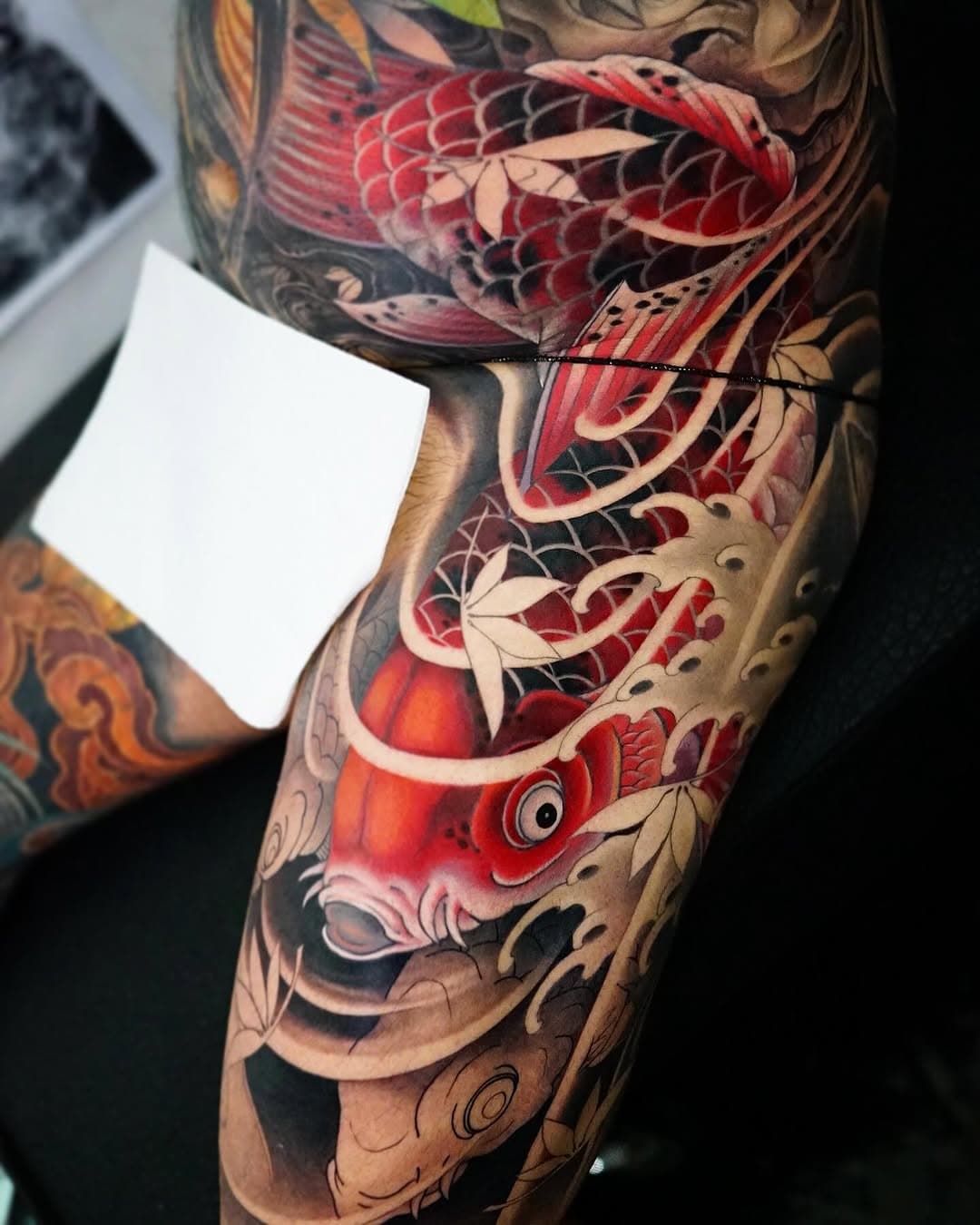Cover up in progress~! 
#tattoo #irezumi #outlawink #koifish #koifishtattoo #이레즈미 #아웃로우잉크 #강남타투 #압구정타투 #잉어문신