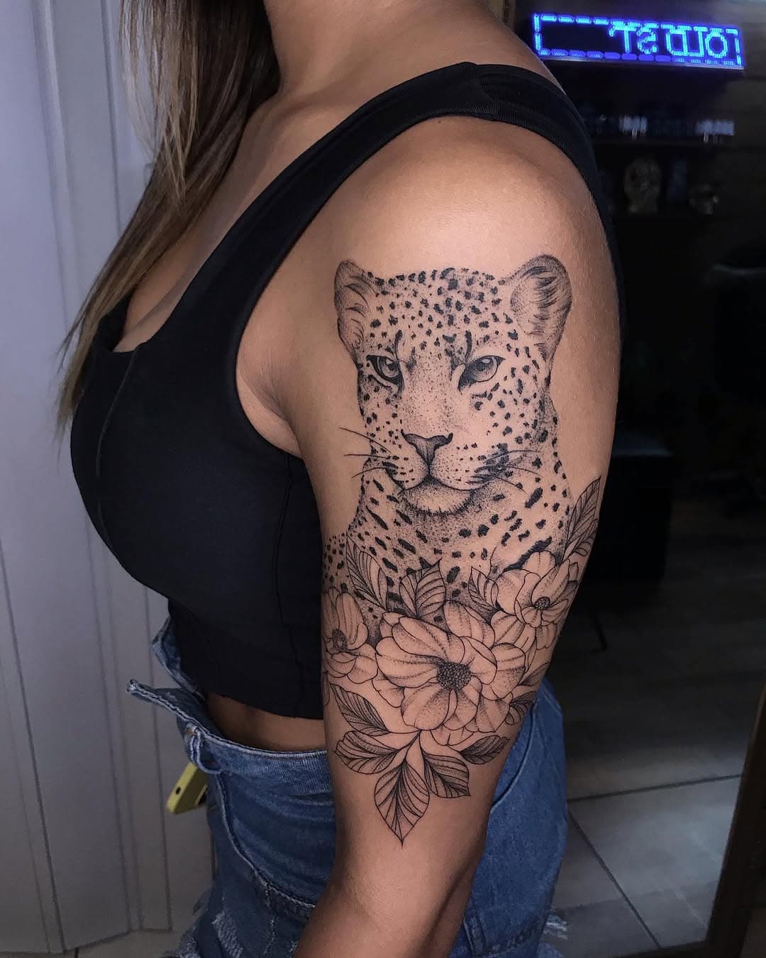 Tattoo tigre 🐯 

Já garantiu seu horário horário? Dúvidas e orçamentos na bio.

#oldstyletattoo #tattootigre #fineline #tguest #tattoowork #tattooartist #inspiration