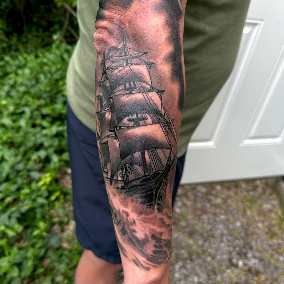 A #blackandgray #shiptattoo for Tracy. 
All sessions are scheduled by appointment. 
Please email contact@bluerocktattoo.com for more information. 

#BlueRockTattoo :: #Northside45223 :: #CincinnatiOhio 

#koreflatmo #plurabella #photooftheday
#tattoooftheday #tattoosofinstagram 
#cincinnatitattooartist #ohiotattooartist 
#blackandgraytattoo #blackandgreytattoo 
#tattoo #tattooed #tattooideas