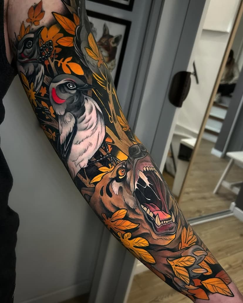 Happy to post again some neotraditional works here..
Thanks @raccoon_radl for all the trips, for the patience and trust in me, see you soon!! 🫵🏻🫶🦊🐻🐦‍⬛🐀
Done at @malibutattoo_sitges
________________
@artdriver_tattoomachines @eternalink @barber_dts
 #tattooing #tattoo #tattoooftheday #barcelona #bcntattoo #art #neotraditional #beartattoo #raventattoo #foxtattoo