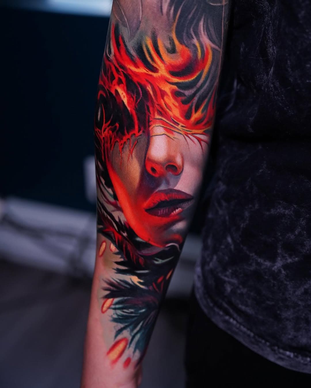 Her are some still photo rig this piece hope you guys enjoy! 
It’s partially a cover up. Done at @vividcolorsgallery