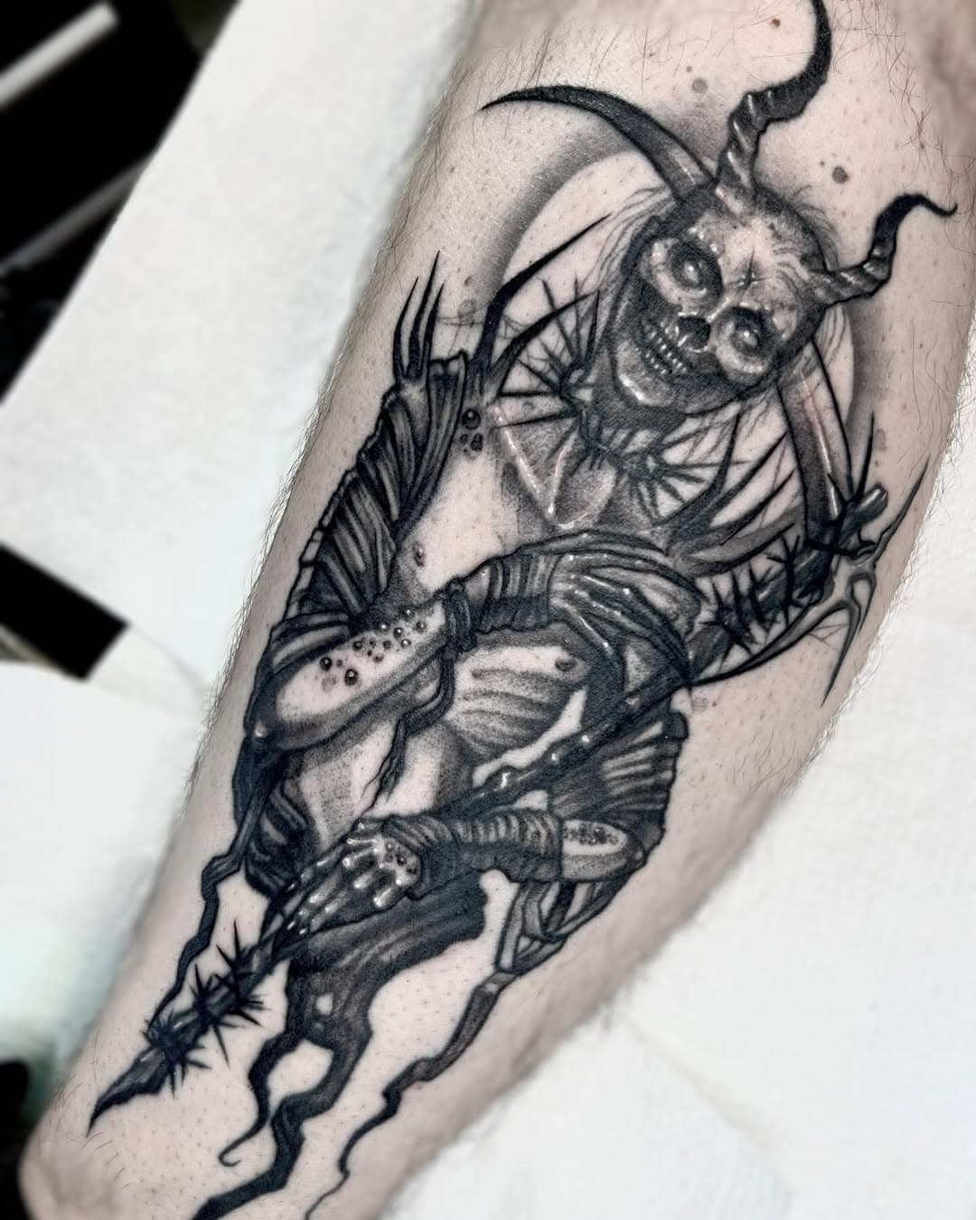 I often get asked “what subject matter would you like to tattoo more of?”… I’ll be honest this piece about sums it up. I can guarantee you that most of the time if I’m not drawing a lady face, chances are I’m likely sketching some decrepit weapon-wielding ghoul instead. Haha. 
Thank you again to Shane for your trust with letting me have complete creative freedom on this one!💀🪦