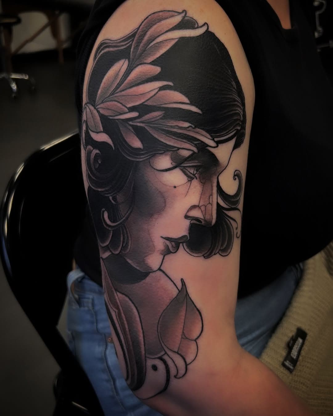 ❖DEEP GAZE❖

Super happy to tattoo this for Courtney who filled my cancellation and nabbed up a ready go sketch half finished from my iPad! Thankyou so much for jumping in last minute and staying late to get her finished 🖤✨ look forward to possibly adding on to her in the future (: 
••••
Sponsored by yayo and tktx 
••••
Done using @yayofamilia @starrtattoosupplies @rotaryworks @dermagloink