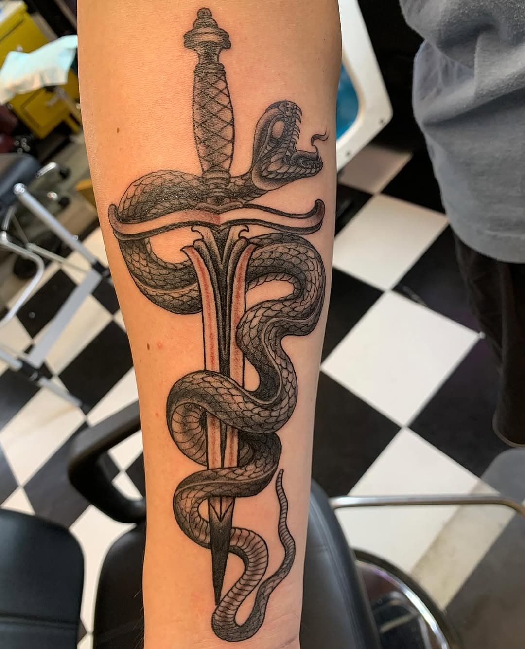 Can you do fine line ?! Or ya mean fine line from Pinterest ?! Snake and dagger fine line I’m down…haha. #snakeanddagger #snakeanddaggertattoo #finelinetattoo #blackandgreytattoo #aztattooartist #aztattooer #sedonatattoo #ascensiontattoosedona @harley_goodson