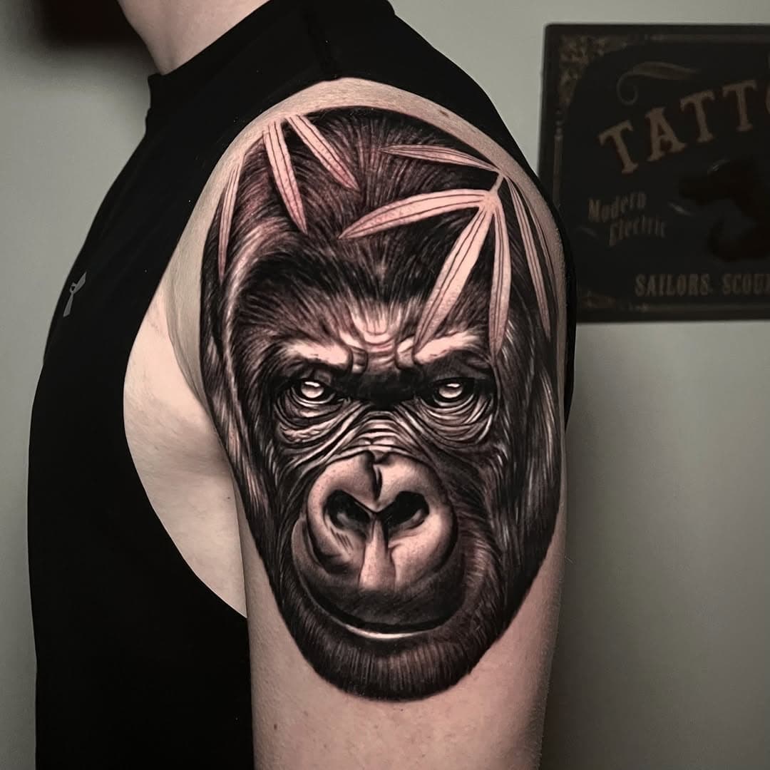 Did this gorilla a little while back. I’d really love to tattoo more animals! Click the link in my bio to book an appointment 🦍 #ripharambe