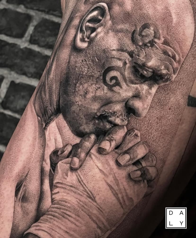 @miketyson 🥊 para mi amigo @adriian_lopezs un gustazo! Hecho con maquinas @rotodrill materiales @medusatattooproducts @dalicatattoosupplies