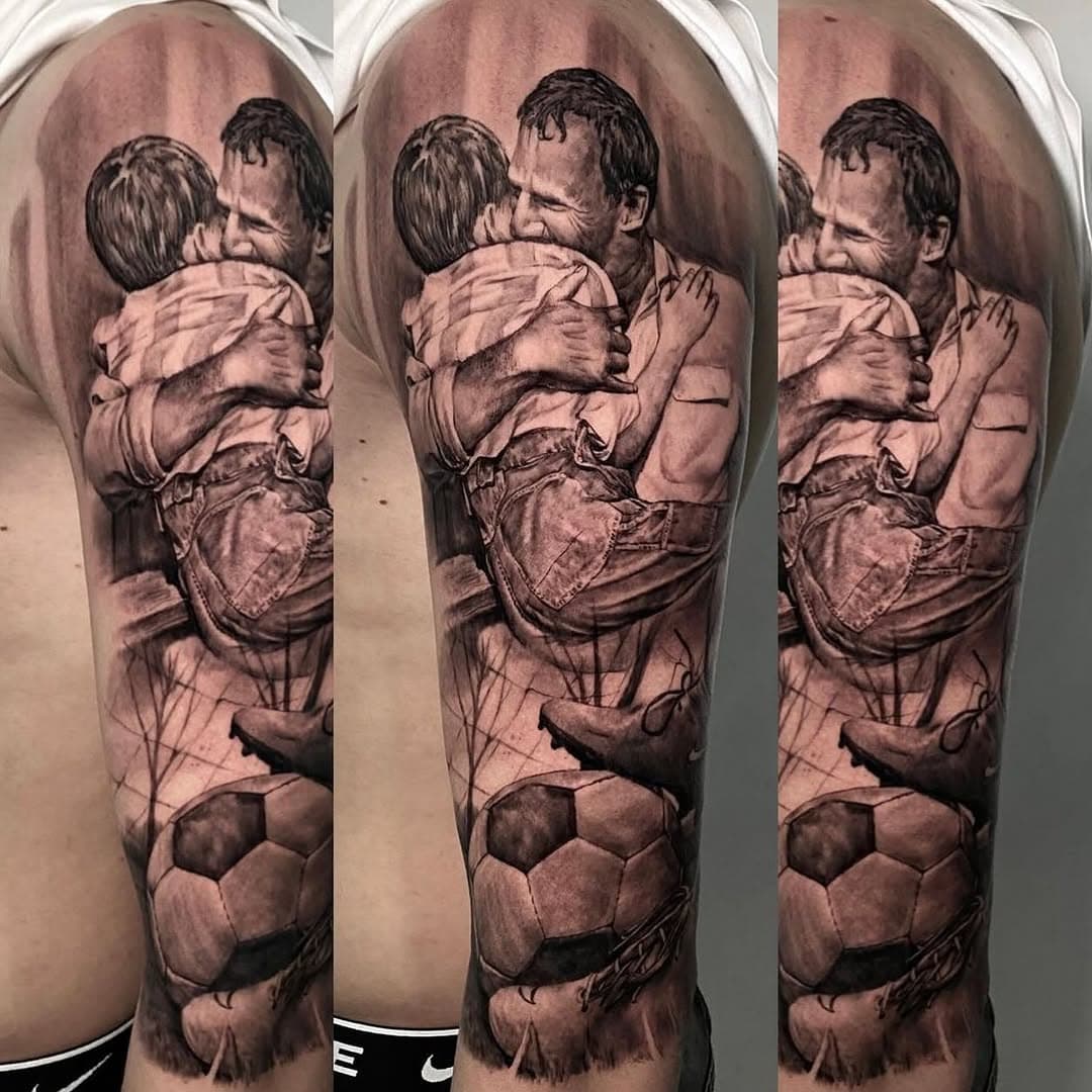 “PADRE E FIGLIO” REALISTICO REALIZZATO DA @lino_ozon PRESSO @ozontattoostudio #tattoo #tatuaggi#tattoos#tattoidea#tattooideas #tattoooftheday #tattooart #tattoostyle #tattooartist #tattoo2me #tattooist #tattooing #realistic #realistictattoo #realismtattoo #realisttattoo #realist#ozontattoo#ozontattoostudio#napolitattoo #tattoonapoli#linoozon