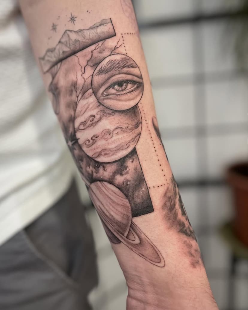 The start of a really interesting project. Craig asked me to listen to a playlist he created and convey it into a half sleeve. Incorporating a couple of healed pieces I’ve already done for him. It was great to take on a new challenge and can’t wait to finish in a couple weeks