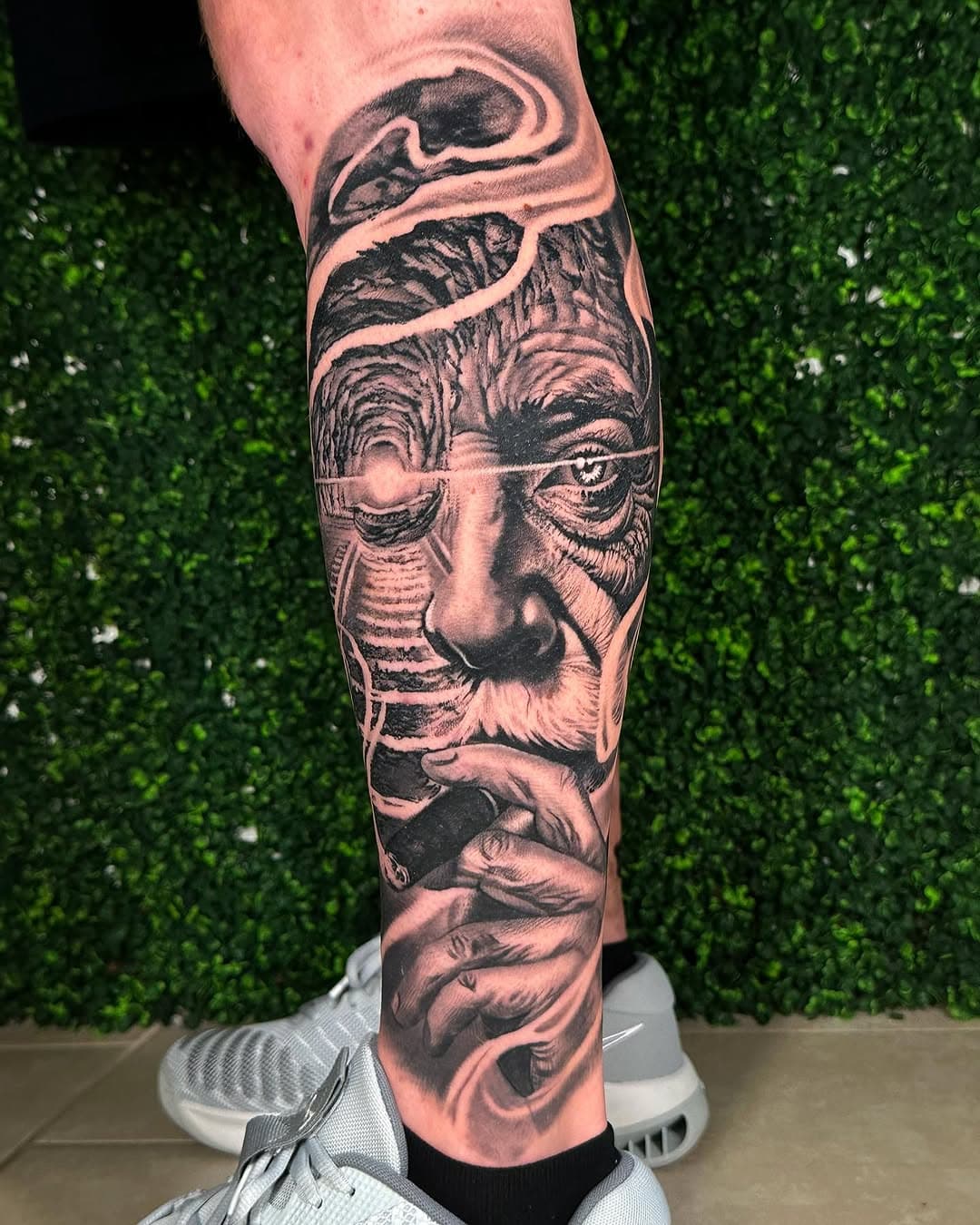 Fully healed! This is one month after the first pass. 
Collaboration tattoo with @pelon_tattoos 
Used @recoveryaftercare for the healing. Total of 7 hours at the @allamericantattooconvention 

@goldrosetattoocompany @darkrosetattoogallery 

Who would be down to do a collaborative tattoo in one sitting?