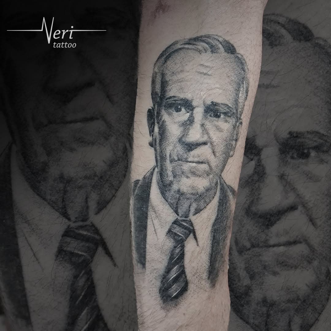 PT/EN

Homenagem do meu cliente ao seu avô.
Orçamentos sem compromissos e agendamentos via Direct ou WhatsApp (link na bio).

***

Tribute from my client to their grandfather.
Free quotes and appointments via Direct or WhatsApp (link in the bio).

#tattoo #tattooideas #tattooartist #tattoo  #neritattoo #blackwork #blackworktattoo #portotattoo #tattoovoportugal #tatuagem #tatuagemportugal #tributetattoo