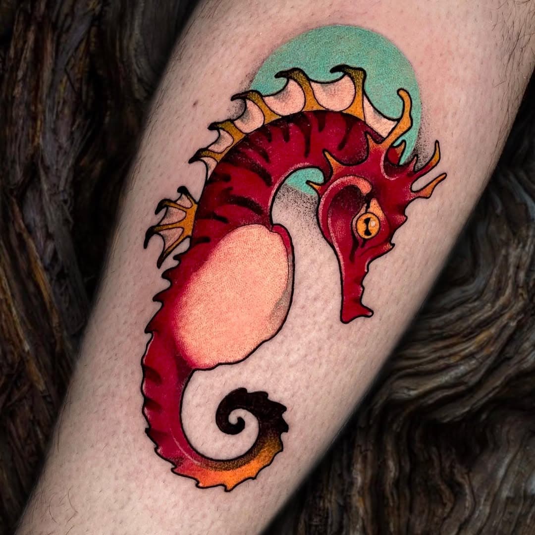 Seahorse 🌊 Done with @joaopintomachines tattoo machine: line, shadow and color @worldfamousink 🔥 Sponsored by: @joaopintomachines 🔥@probodysupply 🔥 #tattoo #tatuaggi #tattooing  #tattooenergy #tattooitalia #traditional #tattooartist #neotradtattoo #neotraditional #neotraditionaltattoo #besttattoos #besttradtattoos #topclasstattooing #italiantattooers #art #lodi #loditattoo #lodivecchio #santangelolodigiano #milano #novara