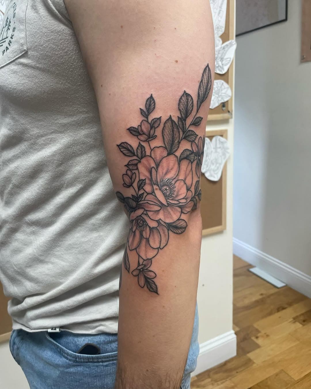 These were so fun to do. I would love to do more similar. Any style, any flowers, all the time. Thanks Dustin!

#knoodle #knoodletattoos #sacredmeadowtattoo #destroytroymachines #destroytroy #banemade #vulcanneedles #tattooartist #tattoos #tattoo #fineline #finelinetattoo #finelinetattoos #finelineartist #dotwork #dotworktattoo #dotworktattoos #floral #floraltattoo #floraltattoos #blackandgrey #blackandgreytattoo #blackandgreytattoos #illustrative #illustrativetattoo #illustrativetattoos #ohiotattooers #ohiotattoos #ohiotattooartist