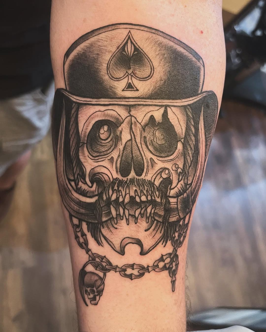 Lemmy Skull. 
Doesn’t get much better than this.
Tattooing is so sick.

@inkadinkadoo_tattoo 
@rubbercitytattooinvitational 
@cranberrytattooclassic 

#lemmy #skulltattoo #traditionaltattoo #motorhead #ironfist #aceofspades #pittsburghtattooartist #pittsburghtattoo