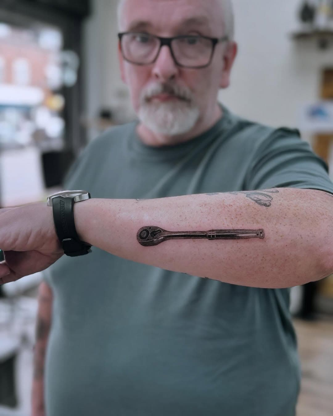 Fun little piece done on our master mechanic! Tools of the trade ✌🏼#rachet #tools #toolbox #snapon #machanic #ink #microrealism #smalltattoo #realism #love #inktattoo #inkart #inklife #inkaddict #inkwork #inkgirl #blackink #bng #bnginksociety #bngtattoosociety #tattoo #tattoostyle #tatt #tattoos #tattooist #tattooing #tattooideas #fun #ideas #instagood