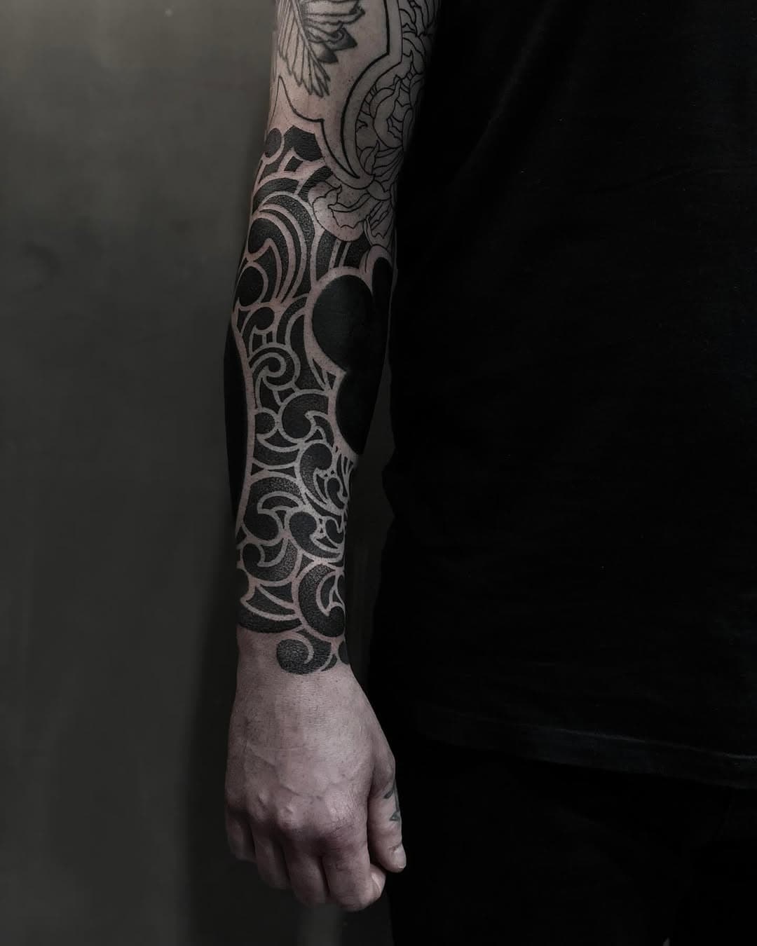 A wee snippet of Graeme’s sleeve we’ve been working on, a few cover ups in there, Graeme wanted to go for a blackwork, Japanese style vibe, it’s been a fun one, looking forward to getting back on it later this week. Thanks again for the trust Graeme 
🙏🏻😌🙏🏻