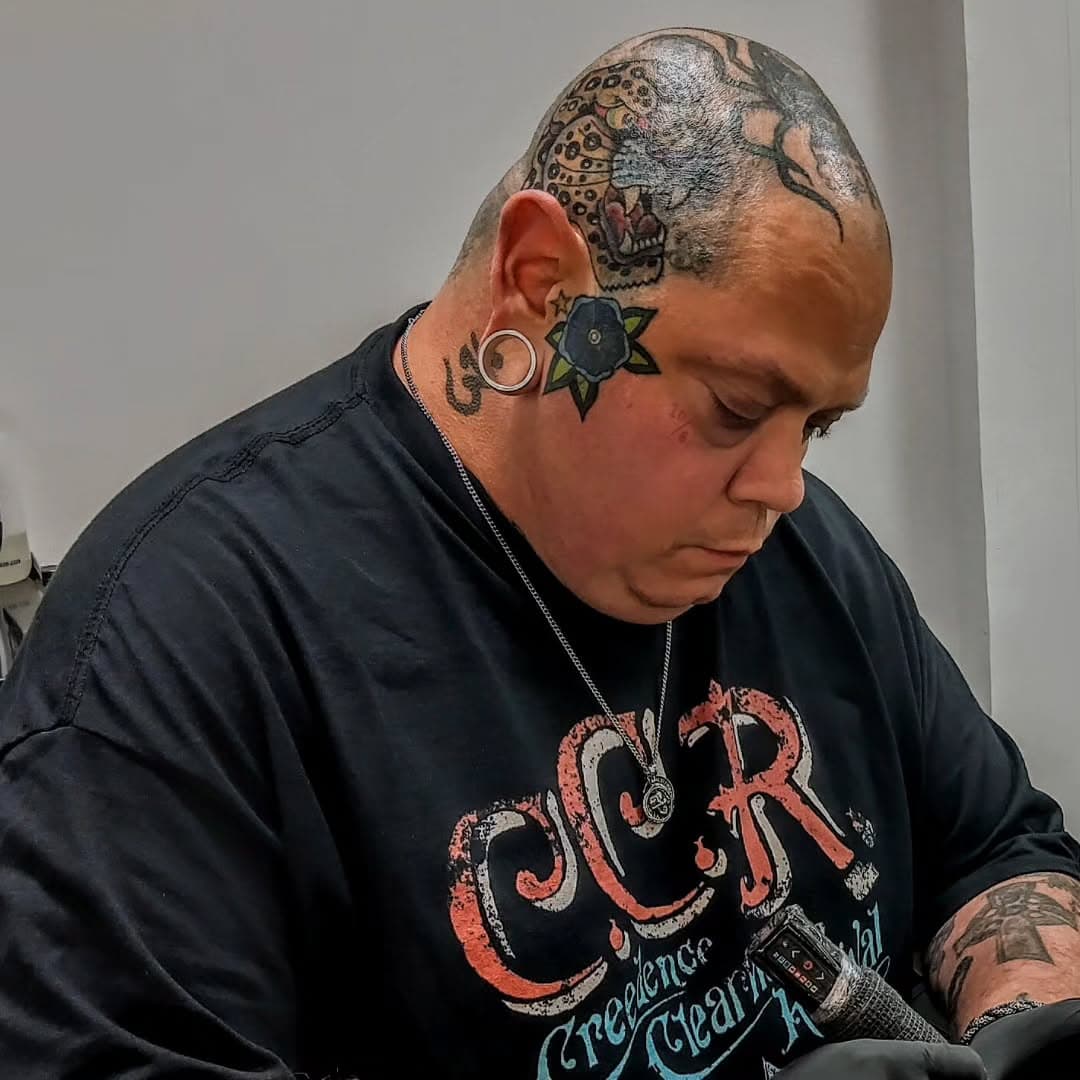 They say I'm supposed to post more than just pics of tattoos... So here's a pic of me doing tattoos 🥴 #tattooartist #lowell #nashua #boston #artist #tattooer #tattooman