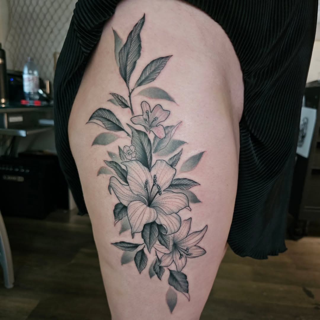 Flowers by 
Corndawg
.
.
.
 
#corndawgink #belugapaloozatattoo #bellinghamwa #corpuschristitattoos #corpuschristi