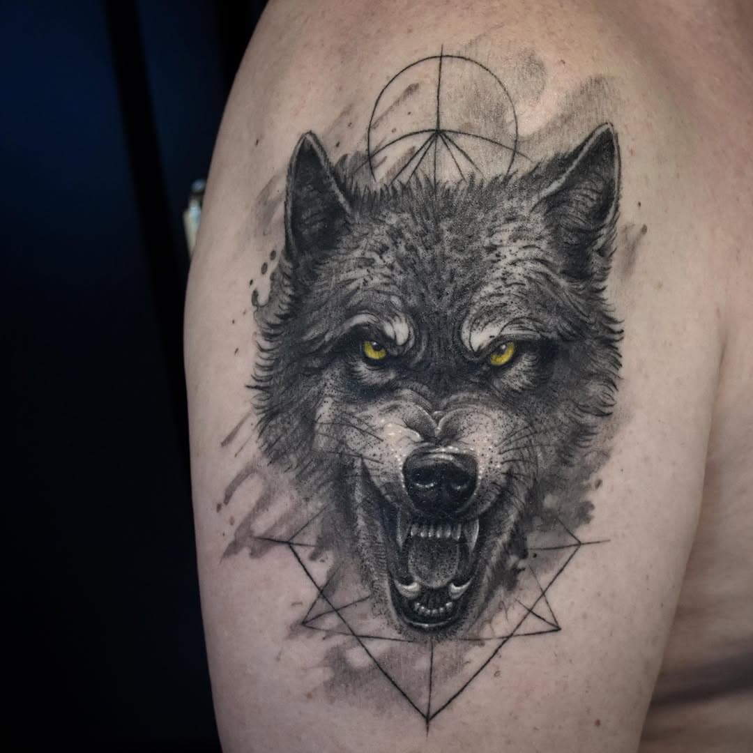 Thanks Tom Erik. This was fun. #animaltattoo #oslo #norwegiantattooers #oslotattoo #wolftattoo #brugata #warrengladwin #ink #inkedup #sleevetattoo #blackandgreytattoo #bodyart #contemporarytattoo #norway