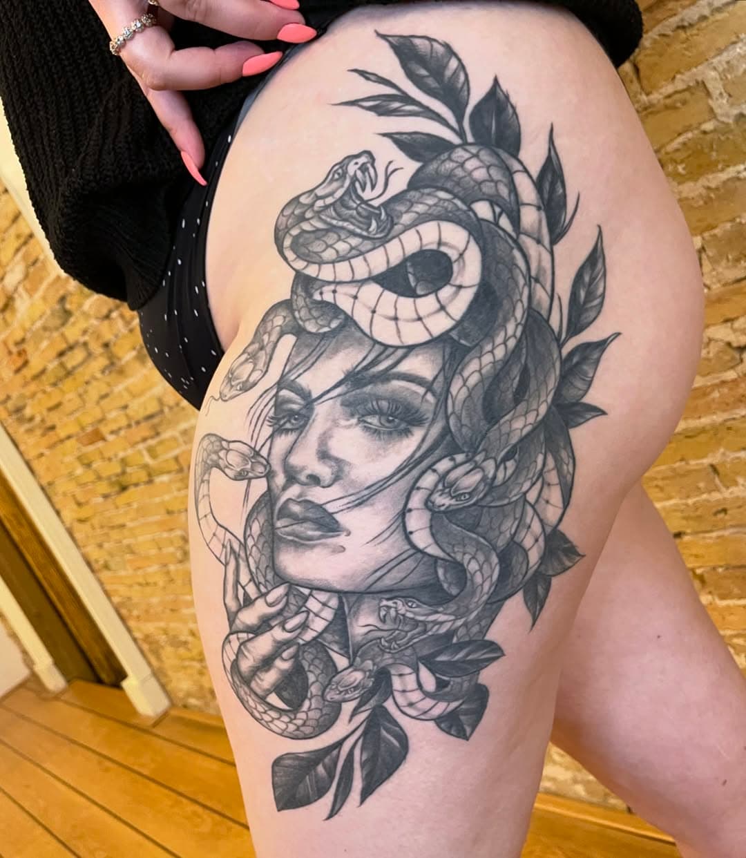 Thanks Esmee! 🐍 
.
.
.
#tattooblitzz #blitzz #tattooblitzzgroningen #tattoogroningen #tattoo #tattoospiration #dutchtattoo #groningentattoo #tattooink #tattooofinstagram #tattooartist #tattooart #medus #medusatattoo