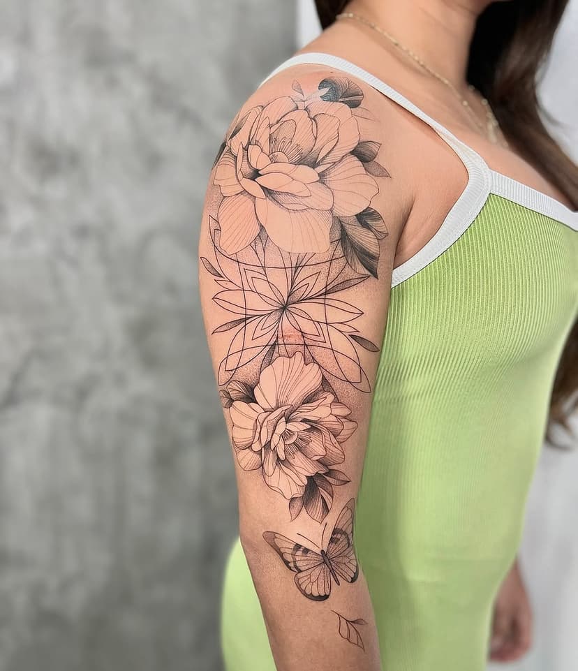 Floral 🌺🤍
.
Tatuagem feita com os melhores pigmentos e equipamentos @electricink ⚡
.
📲📲 Orçamento e agendamento apenas por whats 98812-8094 ou pessoalmente.
.
💳 Aceitamos os principais cartões