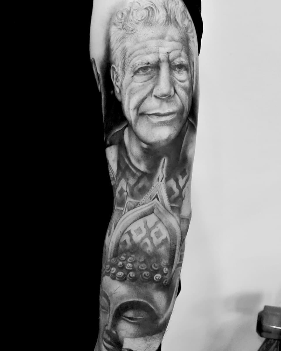 Sleeve - by @kate.ryot 

#realismsleeve #portrait #portraittattoo #realism #blackandgrey #blackandgreytattoo #blackandgreyrealism