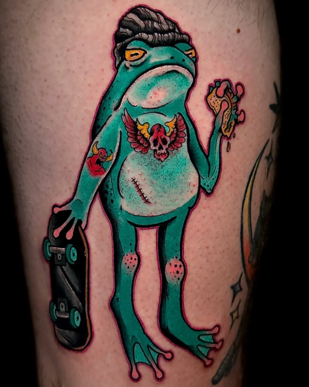 I really enjoyed making this frog from my flash! Thanks Jason for giving him a good home! If you’d like a frog tattoo just hit me up!! I’m ALWAYS BOOKING! @electricgoldtattooco #stpetetattoos #colortattoo #skinart_traditional #tattoosnob #kingpintattoosupply