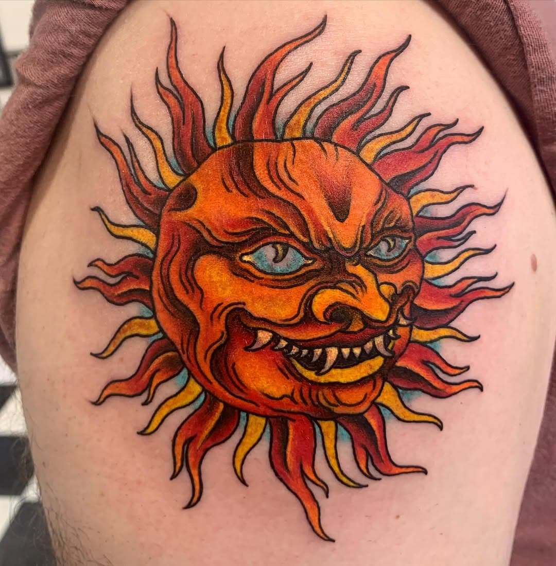 That sinister Arizona sun #aztattoo #suntattoo #deserttattoo #aztattooer #aztattooartist #tattoosedona #ascensiontattoo #ascensiontattoosedona @harley_goodson