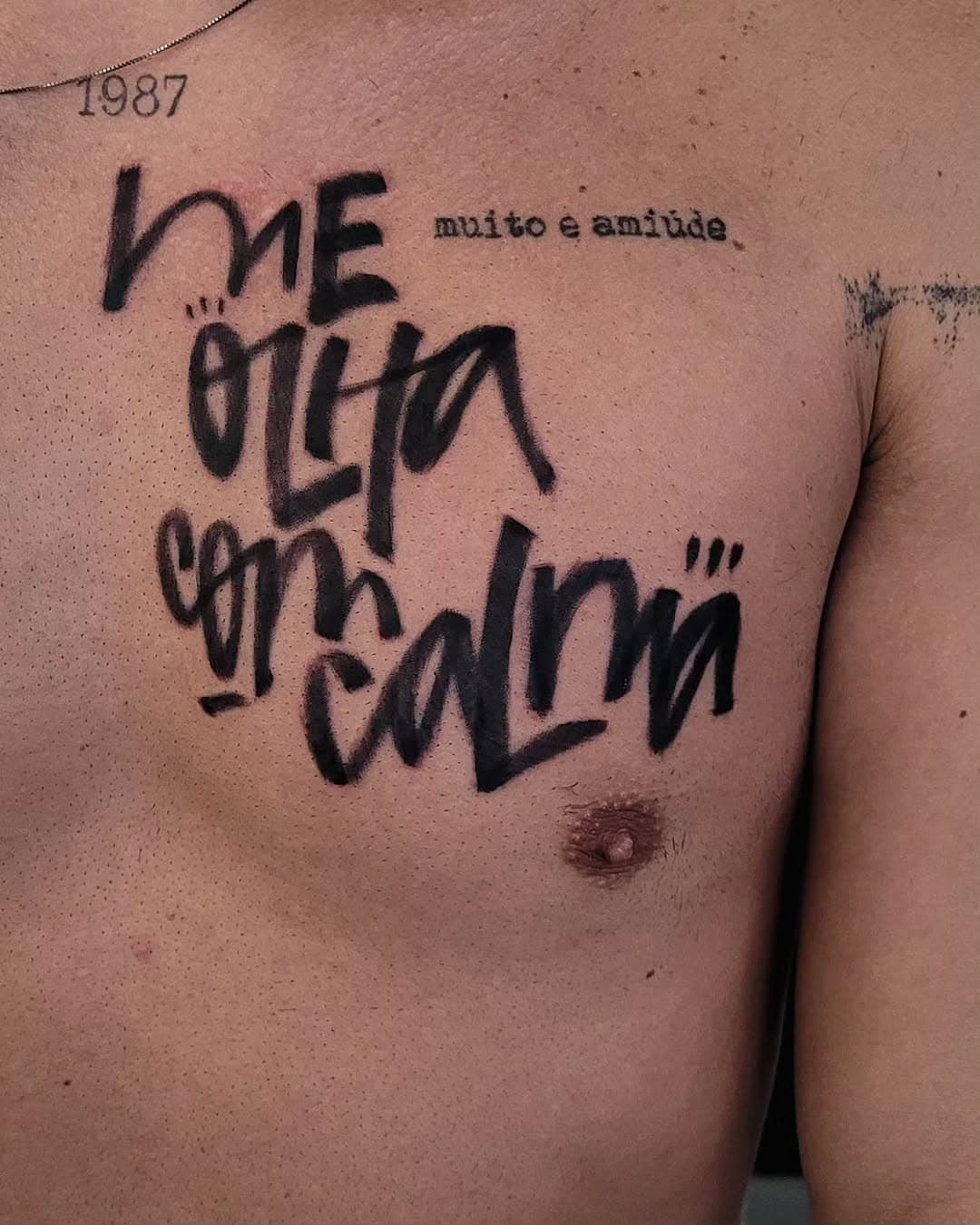 Encaixe orgânico de poesia 
Lettering do meu mano @rafaelbranco87 
Mais uma pra conta! Obrigado pela confiança 

#lettering #markertattoo #poesia #tattooart #letteringtattoo