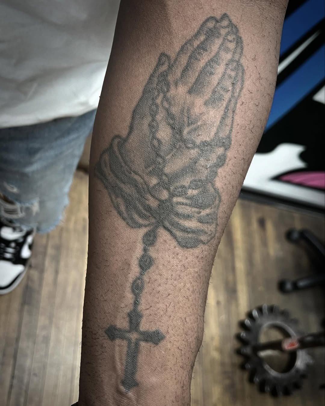 I’m not exactly sure how long ago I did this tattoo but it was YEARS ago. I love seeing these old ones settle in the skin more and more over time. 

Tattoos that look like tattoos, forever