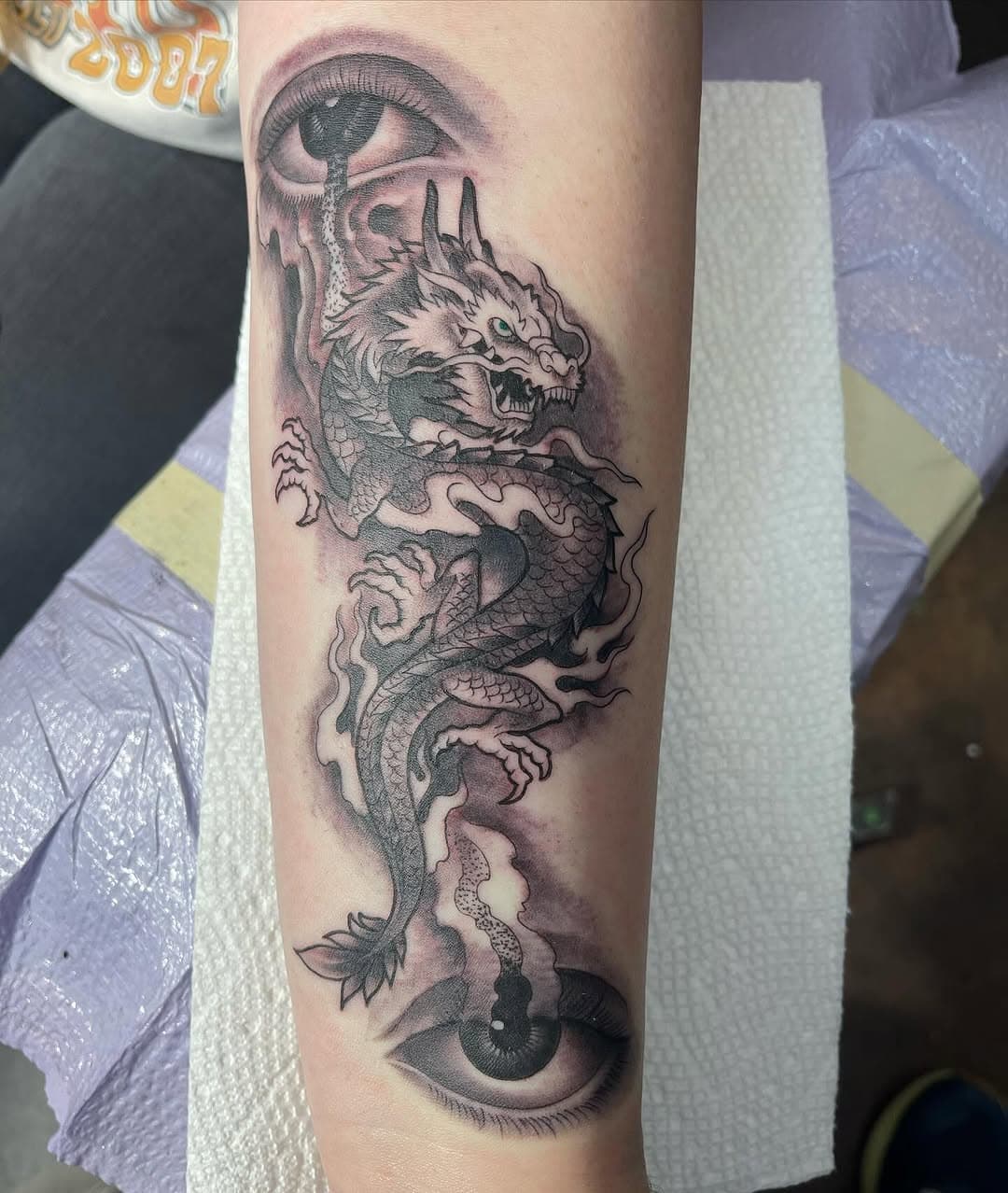 This was so much fun! Thanks Emily!
#blackandgreytattoo #dragontattoo #eyetattoo #cliffcollardartist #arsenaltattooanddesign #bryantexastattoos #historicdowntownbryan