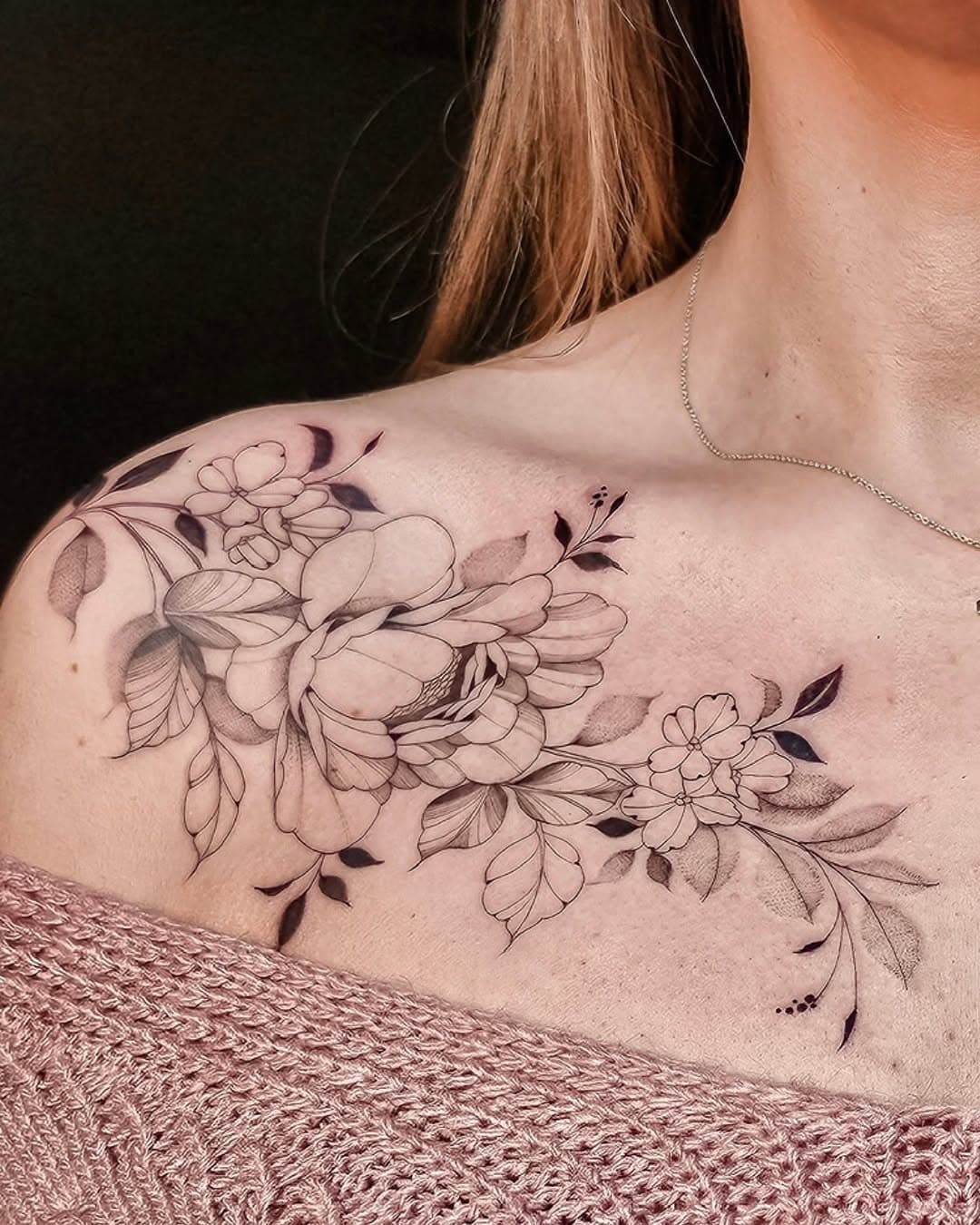 ⚜️ Fine line ⚜️ 

#tatuagemflores #tattoobrasil #tatuagemfeminina