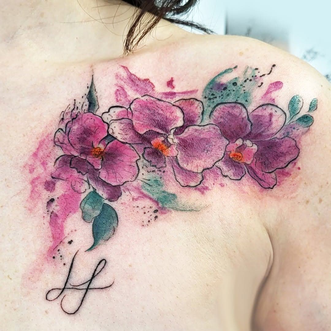 #tattoo #tattoostudio #tattoofuerth #fuerth #watercolor #watercolortattoo #aquarell #aquarelltattoo #orchideen #orchids #orchidtattoo #schlüsselbeintattoo