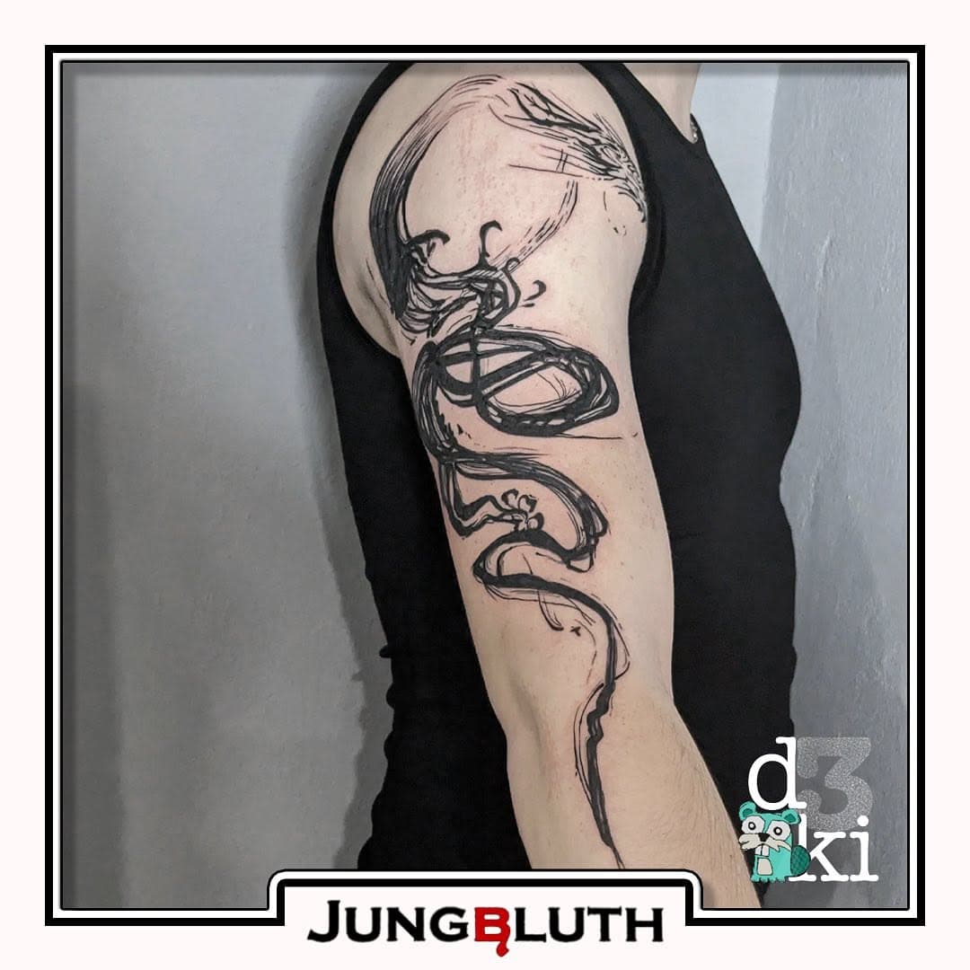 Dragon calligraphy von Dean @d3ki 
.
.
#jungbluthtattoo #tattoo #inked #tattooart #hamburg #tattoohamburg #calligraphytattoo